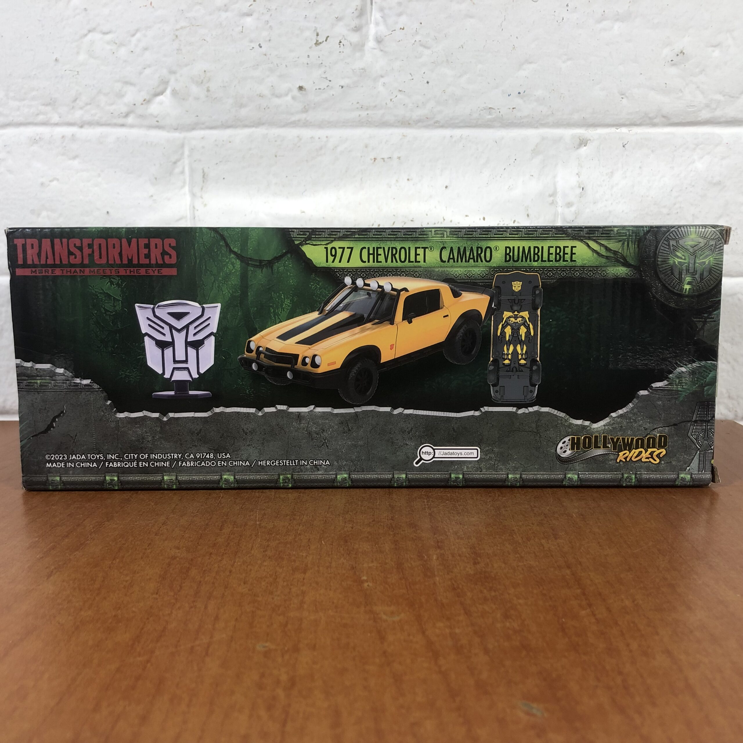 Transformers 1977 Chevrolet Camaro Bumblebee (1:24) - Image 8