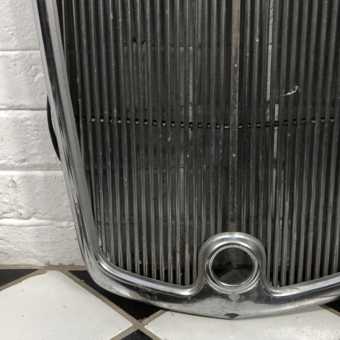 Vintage 1930s Wolseley 14 Grill - Image 3