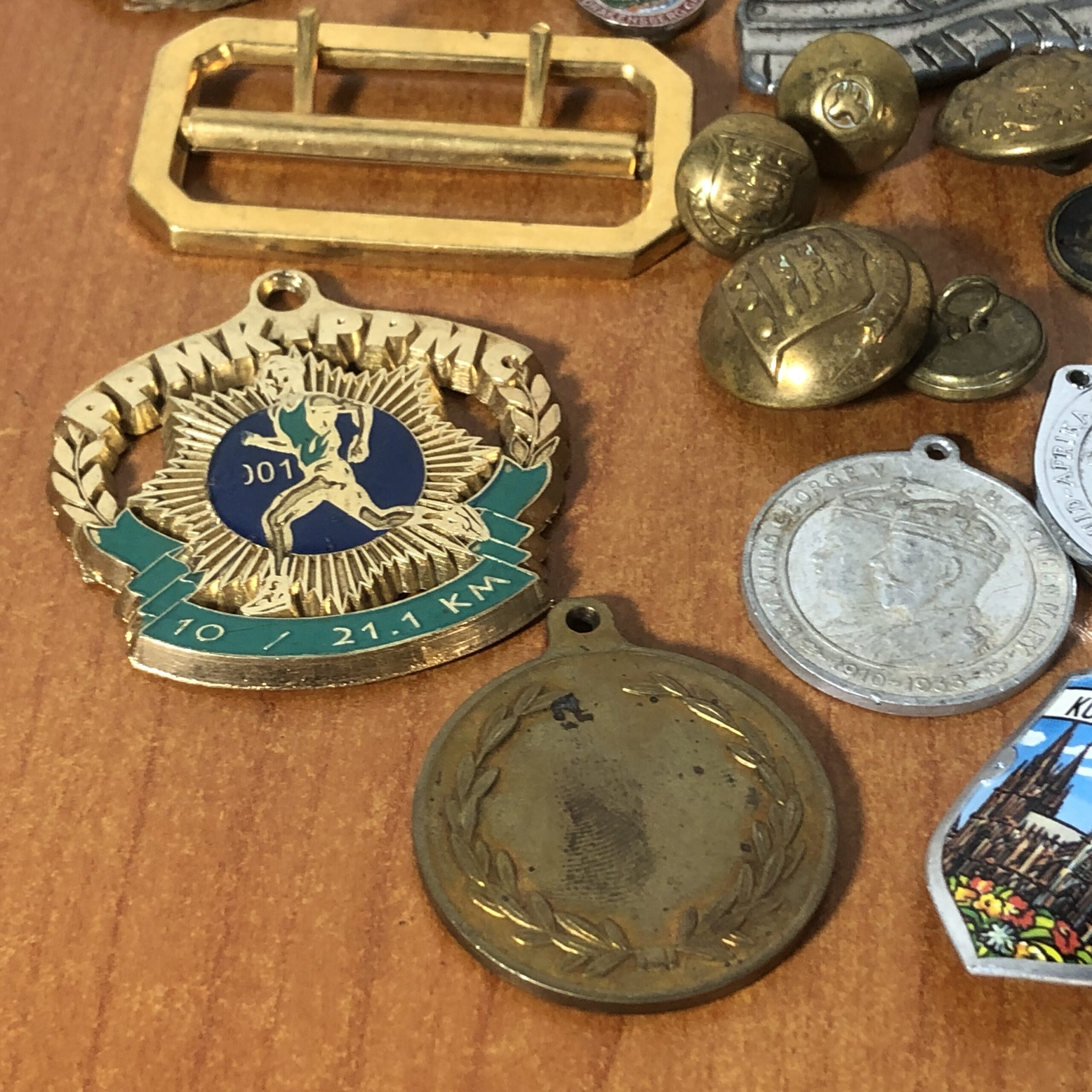 Vintage Military Badges - Image 6