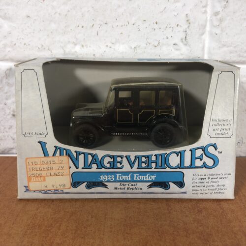 Vintage Vehicles 1923 Ford Fordor (1:43)