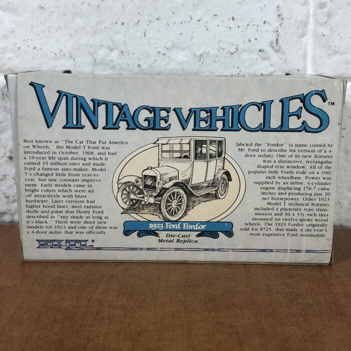 Vintage Vehicles 1923 Ford Fordor (1:43) - Image 5