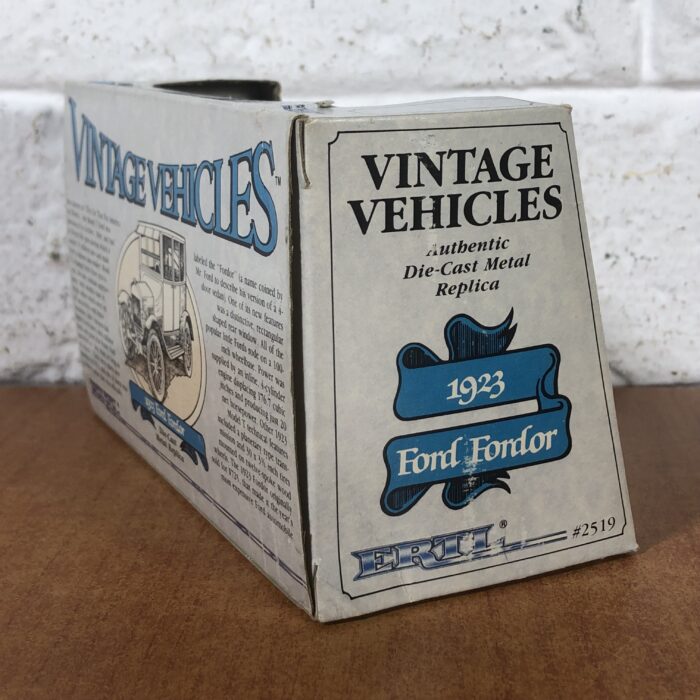 Vintage Vehicles 1923 Ford Fordor (1:43) - Image 6