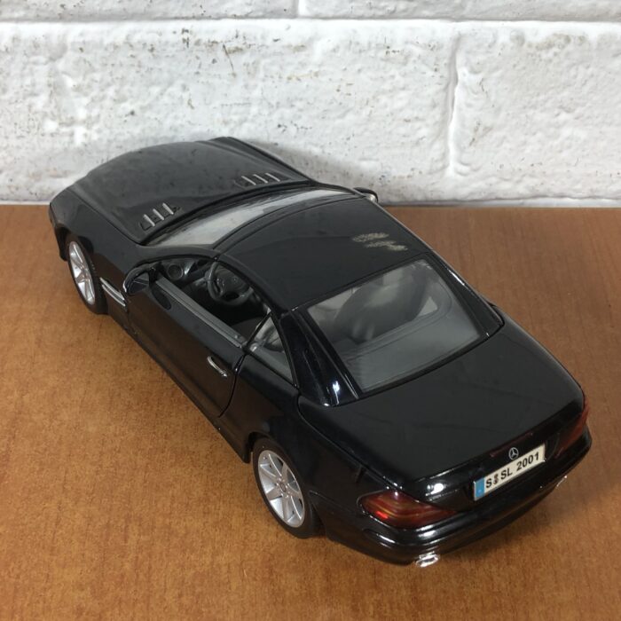 Mercedes-Benz SL Class (1:18) - Image 6