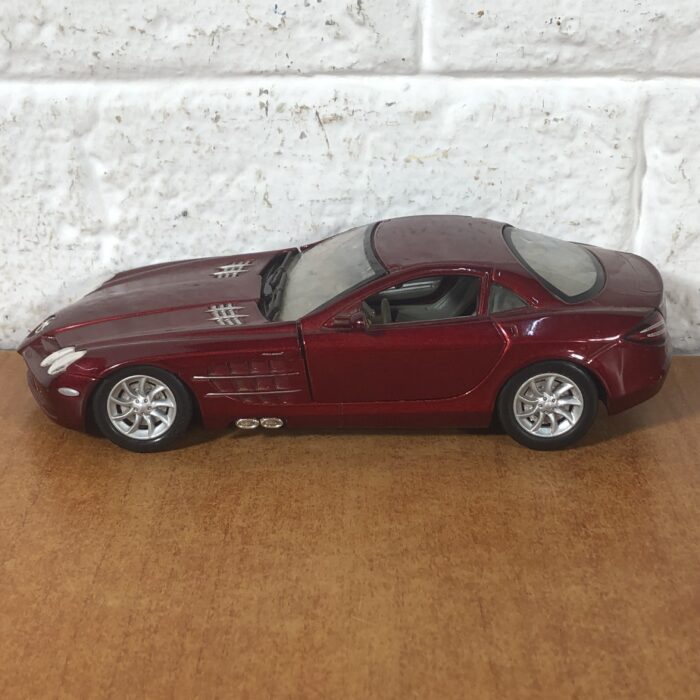 Mercedes-Benz SLR McLaren (1:24) - Image 4