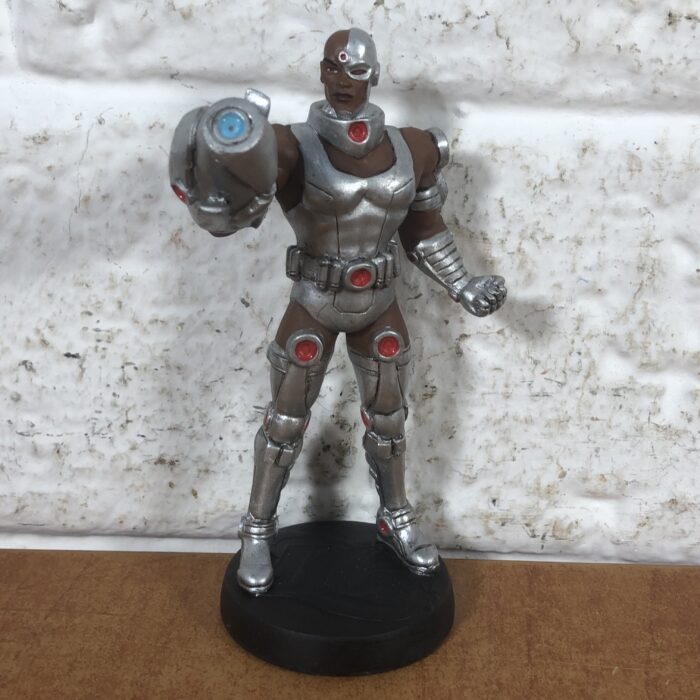 DC Figurines ~ Cyborg & Martian Manhunter Detective Marciano - Image 2