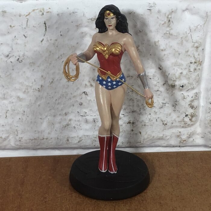 DC Figurines ~ Red Tornado Tornado Rojo & Wonder Woman - Image 6