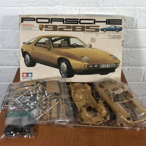 Vintage Porsche 928S Model Kit (1:20) ~ Made in Japan