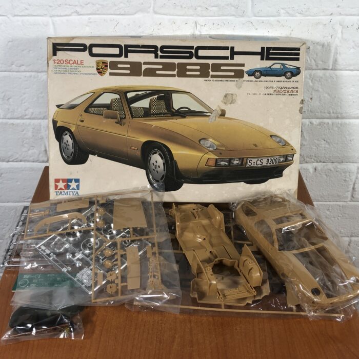 Vintage Porsche 928S Model Kit (1:20) ~ Made in Japan