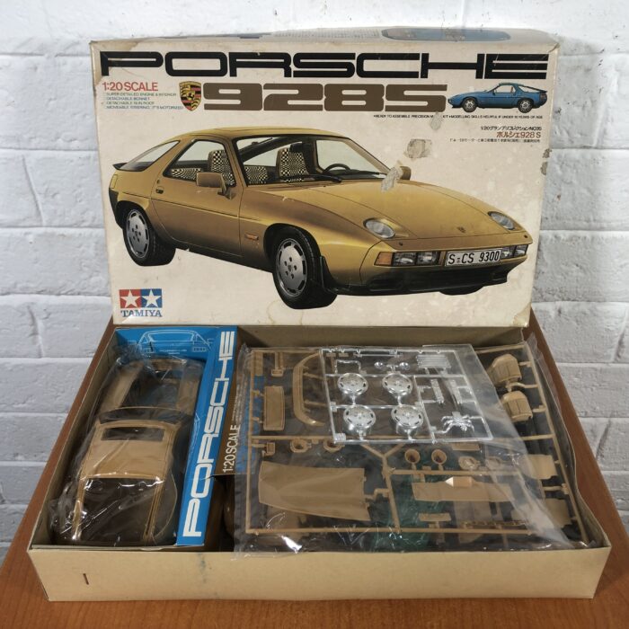 Vintage Porsche 928S Model Kit (1:20) ~ Made in Japan - Image 8