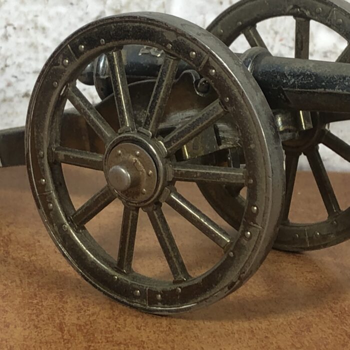 Vintage Georgian Cannon Reproduction Model (Offered as a Free Gift with "Tunes of Glory") - Image 3