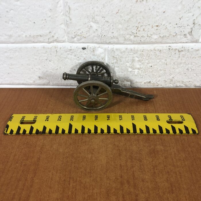 Vintage Georgian Cannon Reproduction Model (Offered as a Free Gift with "Tunes of Glory") - Image 10