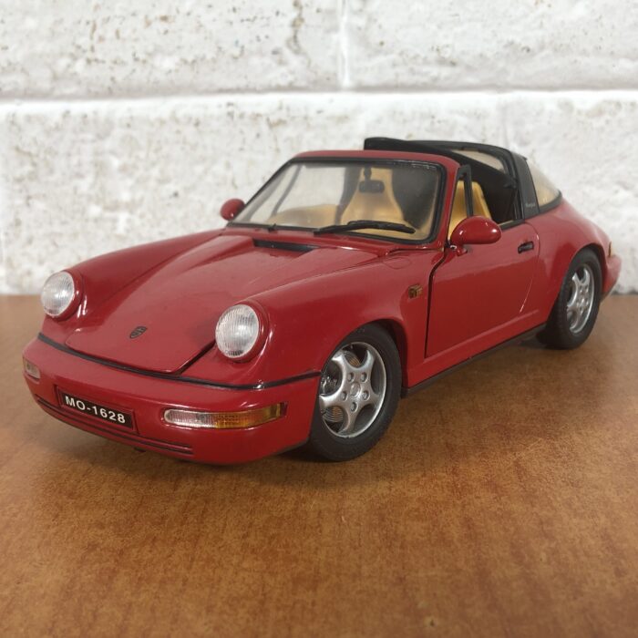 Porsche 911 (1:18) - Image 4