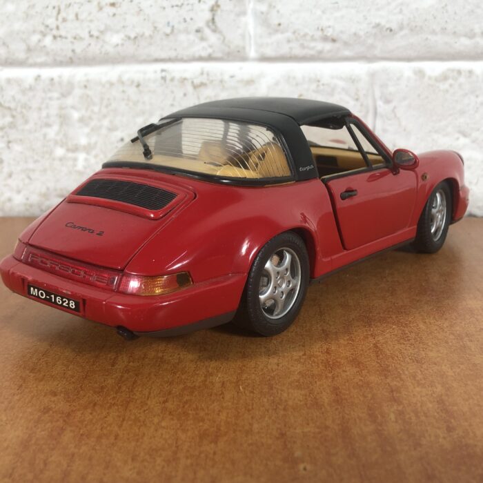 Porsche 911 (1:18) - Image 7