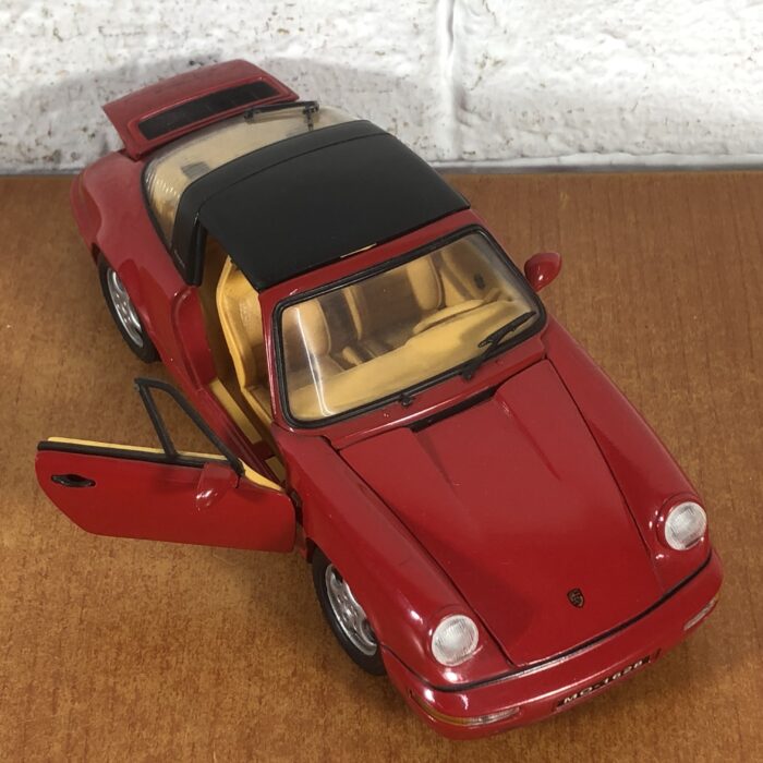Porsche 911 (1:18) - Image 3