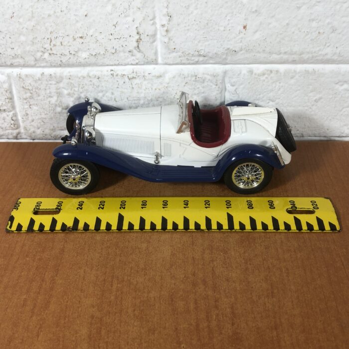 1932 Alfa Romeo 2300 Spider (1:18) ~ Made in Italy - Image 10