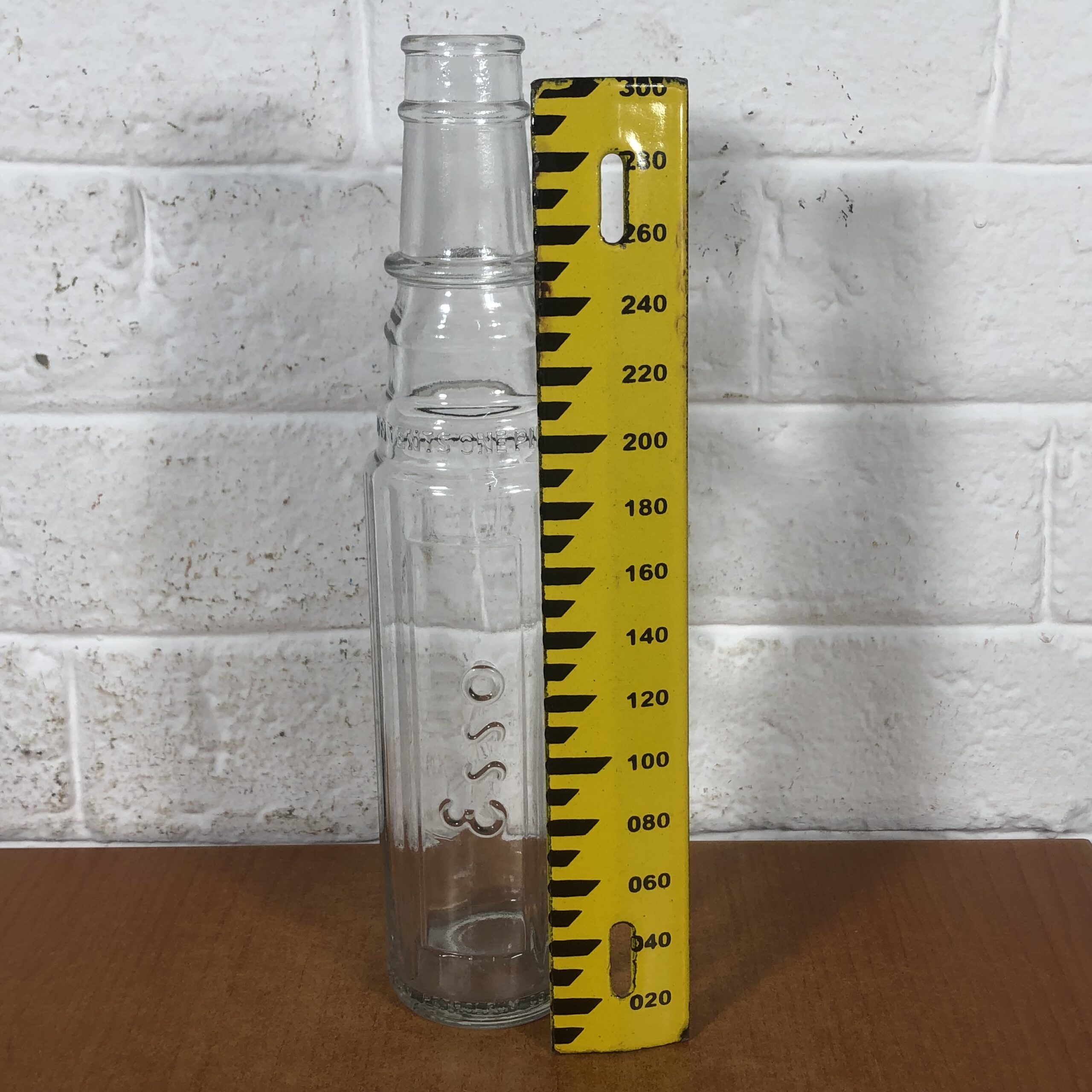 Vintage 1960s Esso Glass Bottle (One Pint) ~ Esso Petroleum Company Ltd. - Image 7