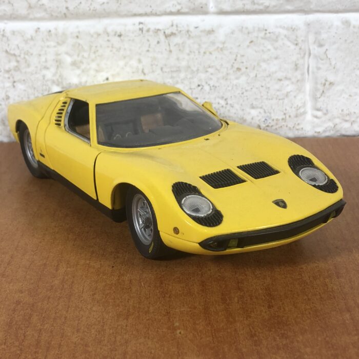 Lamborghini Miura (1:18)