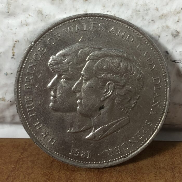 Vintage Royal Family & Winston Churchill Commemorative Coins - Image 2