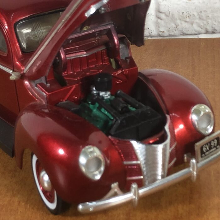 1940 Ford Sedan (1:18) - Image 3