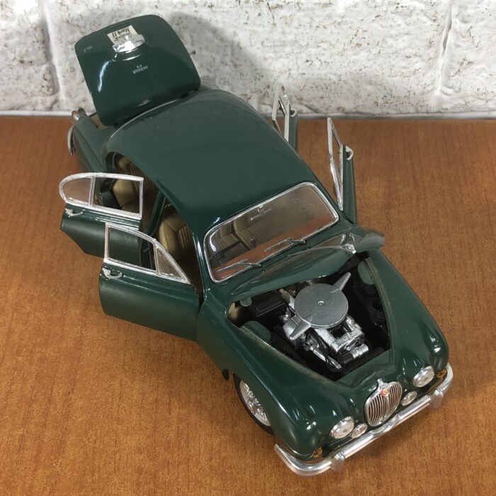 1959 Jaguar Mark II (1:18) - Image 3