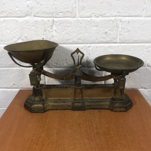 Vintage 4 Pound Balance Scale