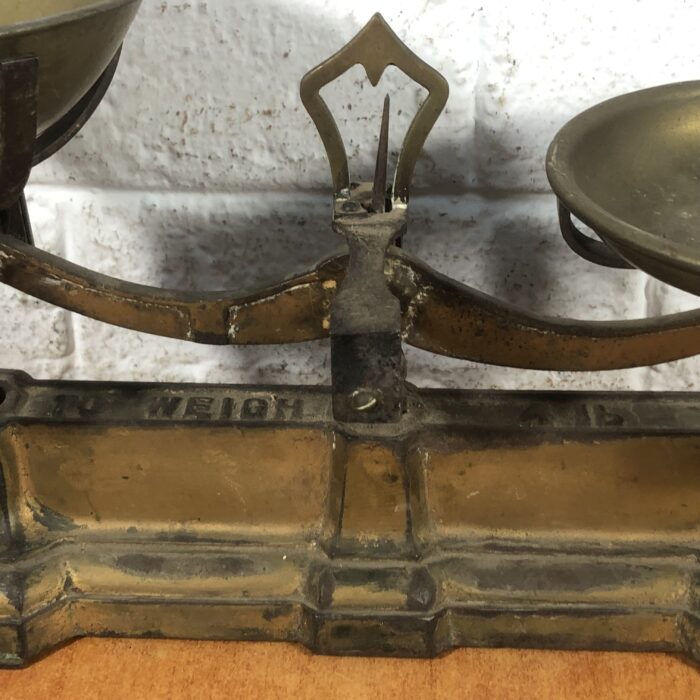 Vintage 4 Pound Balance Scale - Image 4