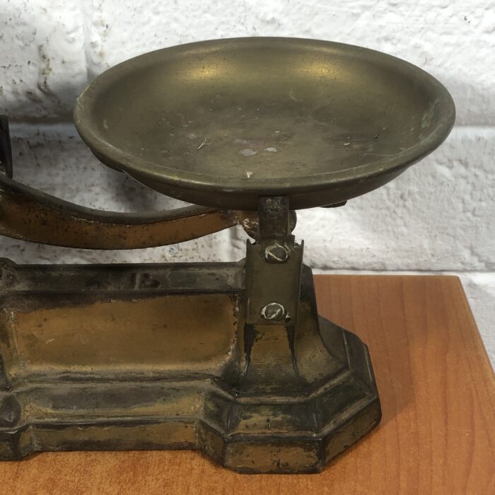 Vintage 4 Pound Balance Scale - Image 6