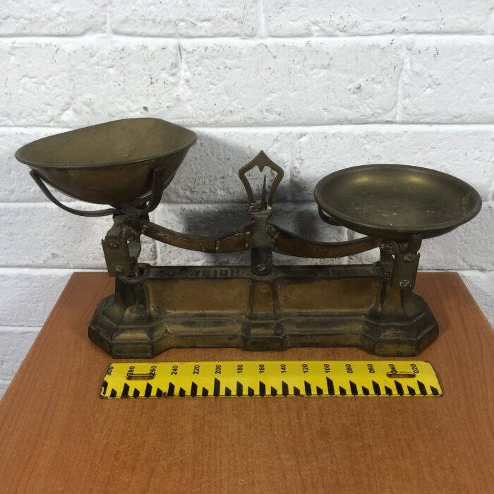 Vintage 4 Pound Balance Scale - Image 8