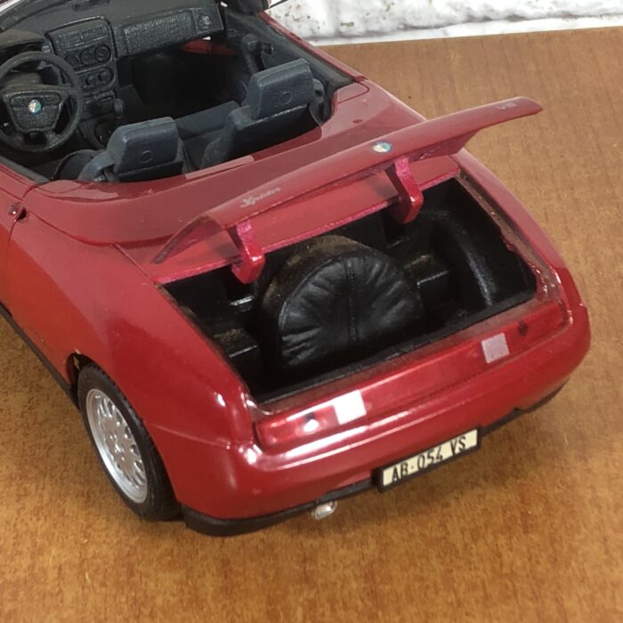 Alfa Romeo Spider (1:18) - Image 7