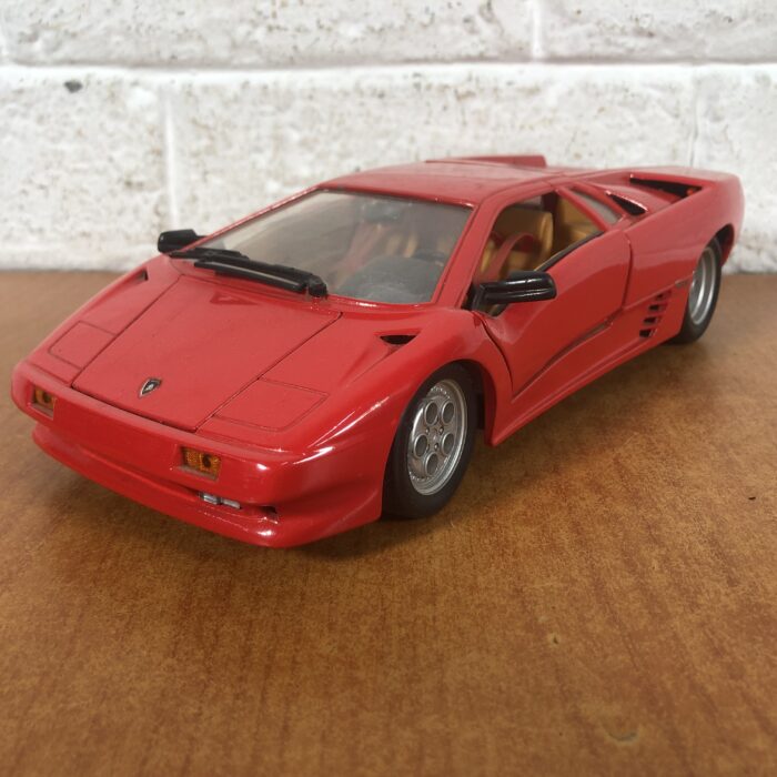 1990 Lamborghini Diablo (1:18) - Image 4