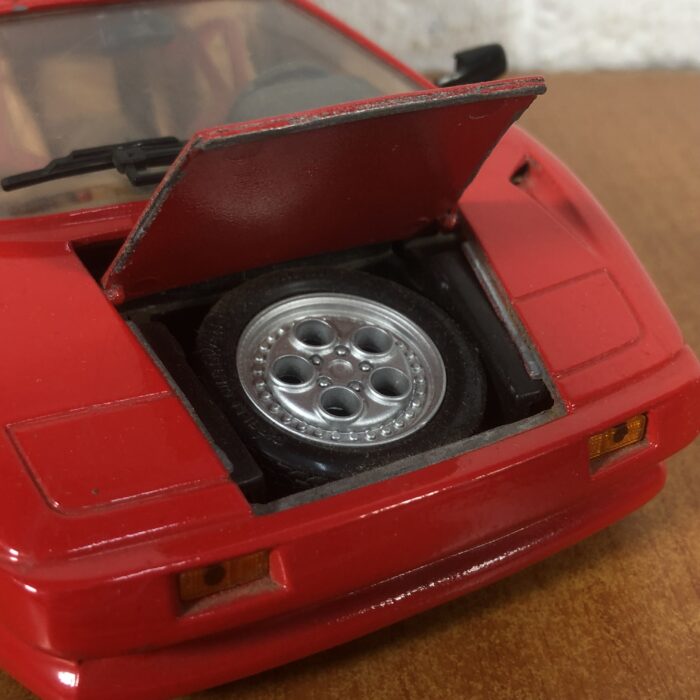 1990 Lamborghini Diablo (1:18) - Image 3