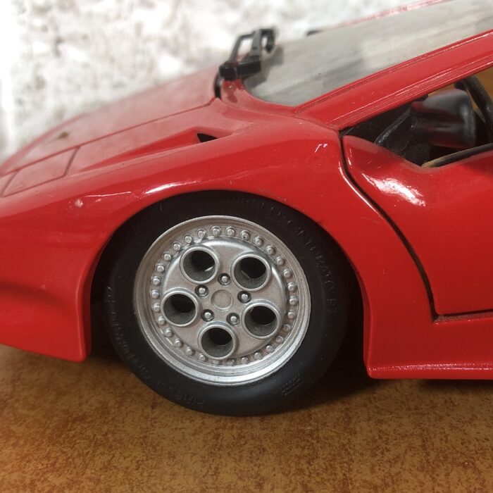 1990 Lamborghini Diablo (1:18) - Image 5