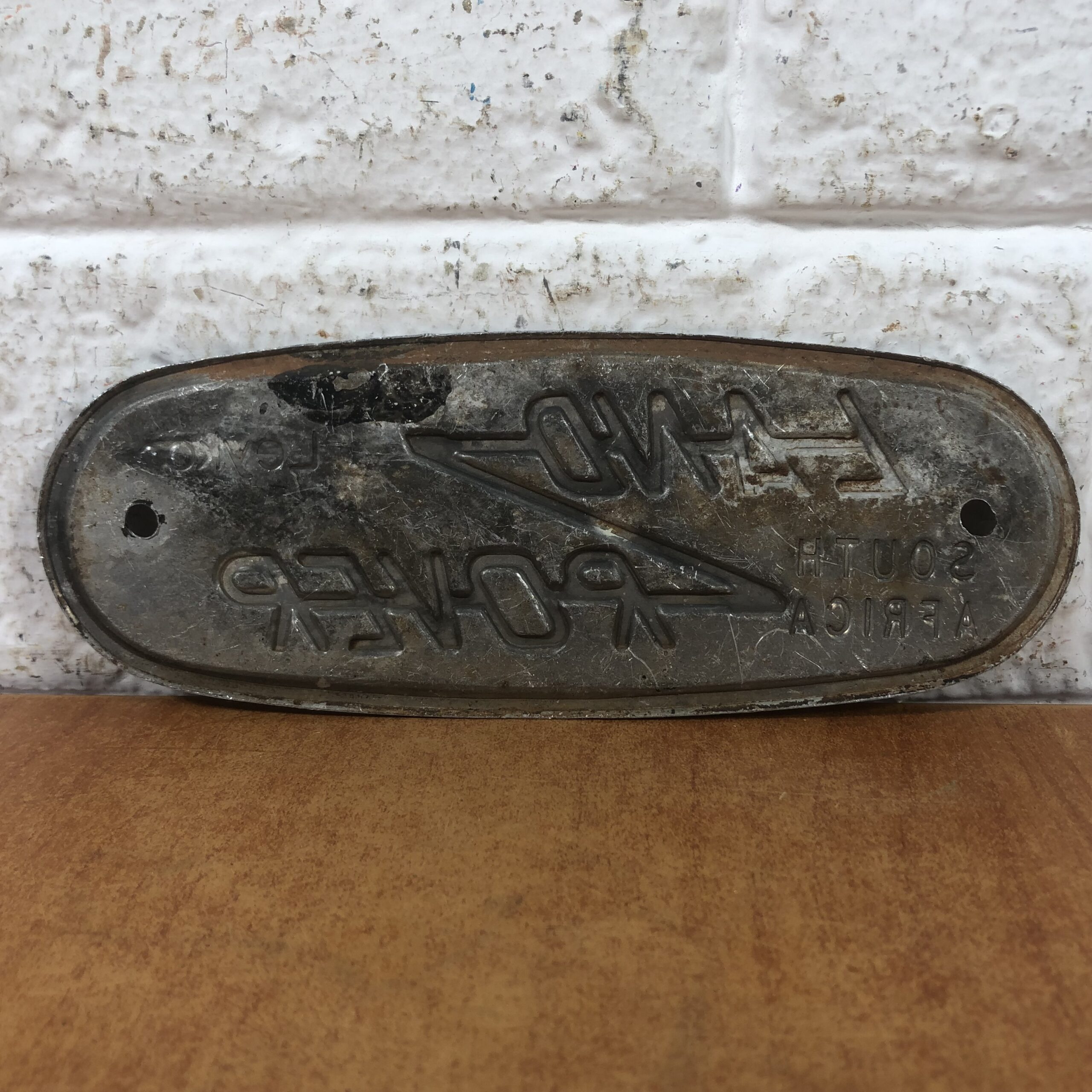 Vintage Cast Aluminium Land Rover Badge - AuctionGiant
