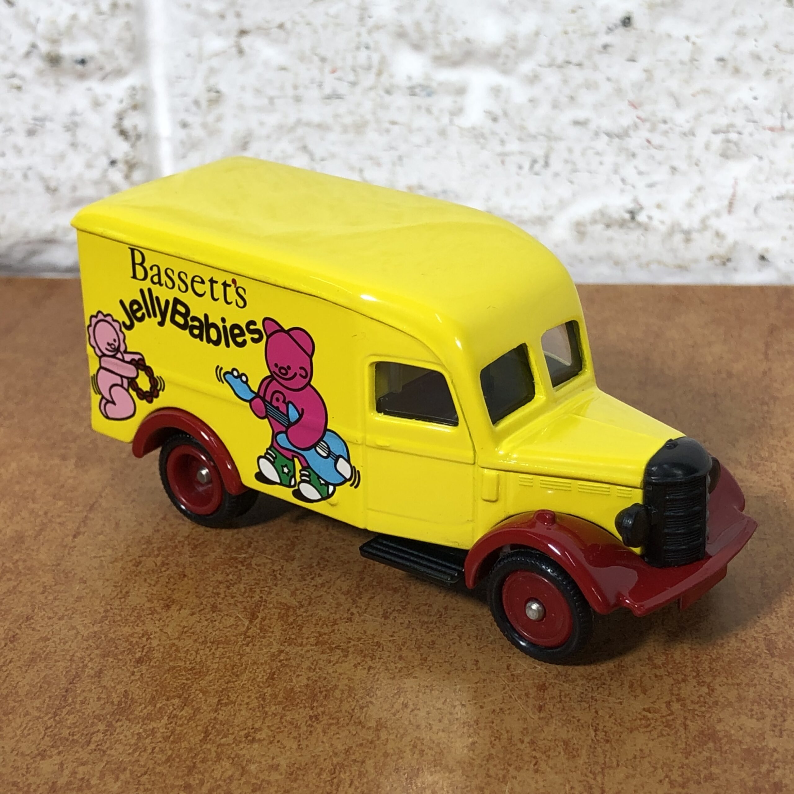 Days Gone by Lledo ~ Bassett's Jelly Babies Delivery Van (with Magazine) - Image 2