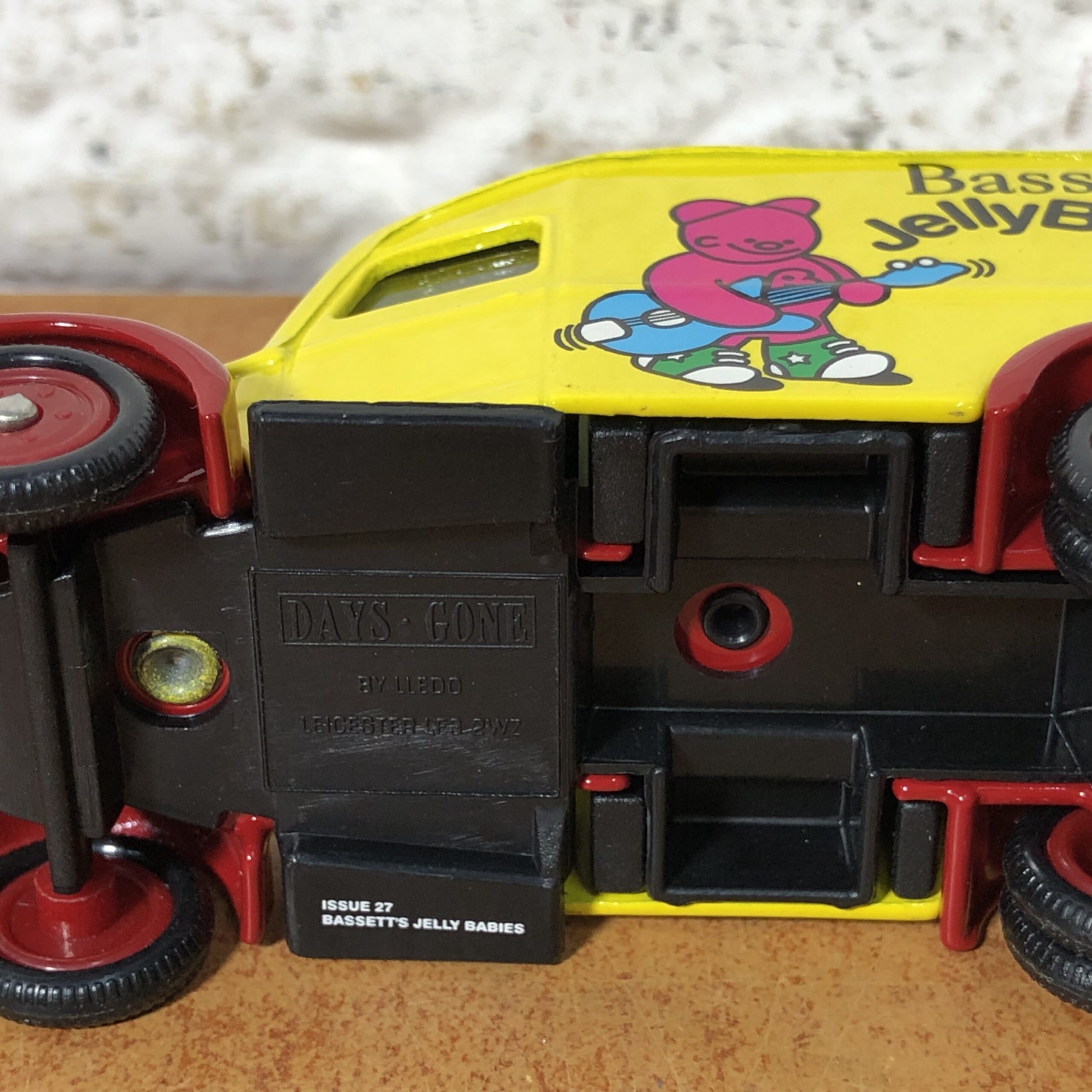 Days Gone by Lledo ~ Bassett's Jelly Babies Delivery Van (with Magazine) - Image 6