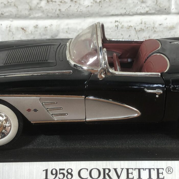 1958 Corvette (1:18) - Image 7