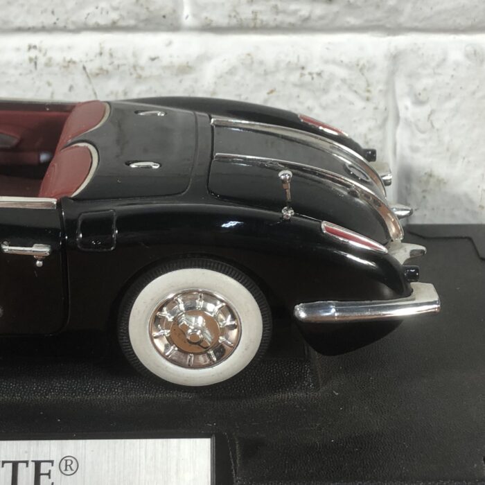 1958 Corvette (1:18) - Image 8
