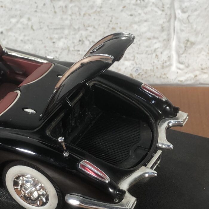 1958 Corvette (1:18) - Image 5