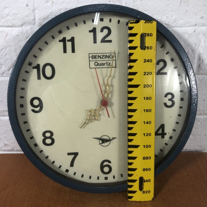 Vintage Transnet Benzing Quartz Wall Clock - Image 8