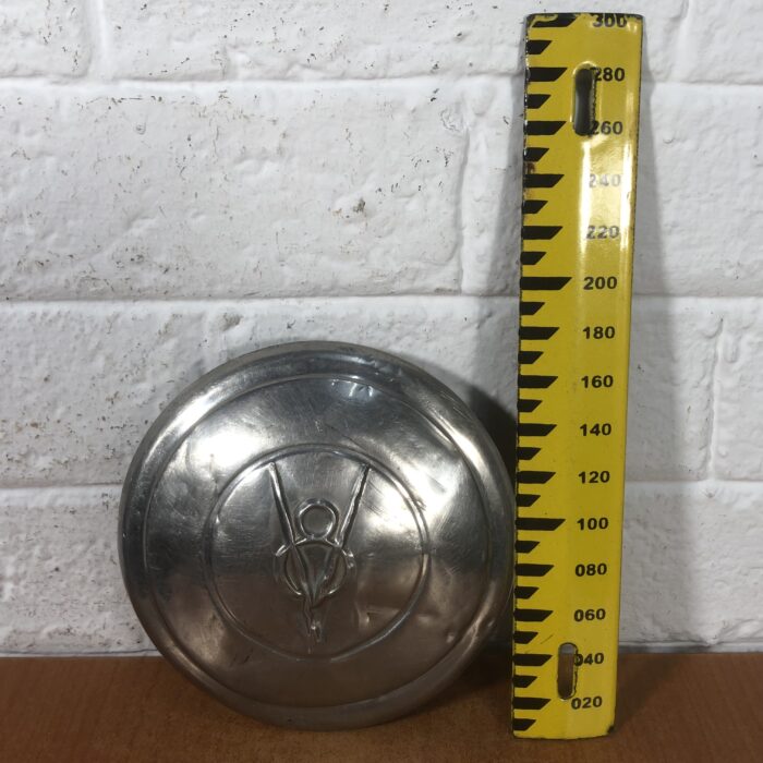 Set of 4 Vintage V8 Wheel Caps - Image 7