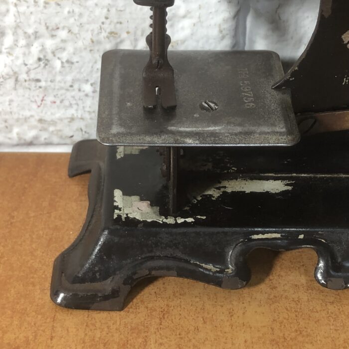 Miniature Vintage Toy Sewing Machine - Image 7