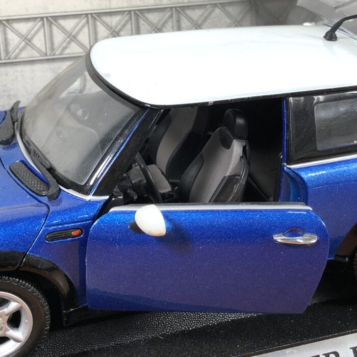 2001 Mini Cooper R50 (1:18) - Image 4