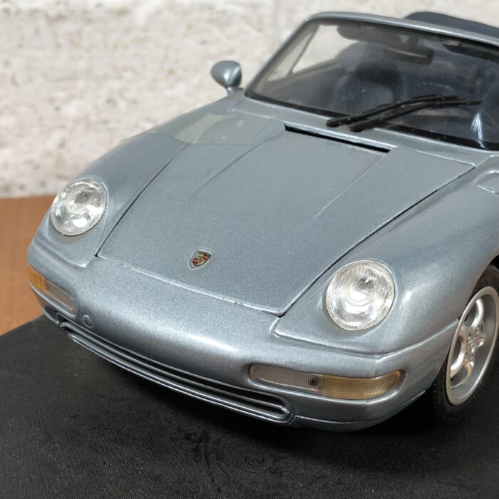 1994 Porsche 911 Carrera Cabriolet (1:18) - Image 2