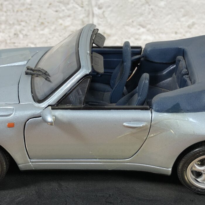 1994 Porsche 911 Carrera Cabriolet (1:18) - Image 5