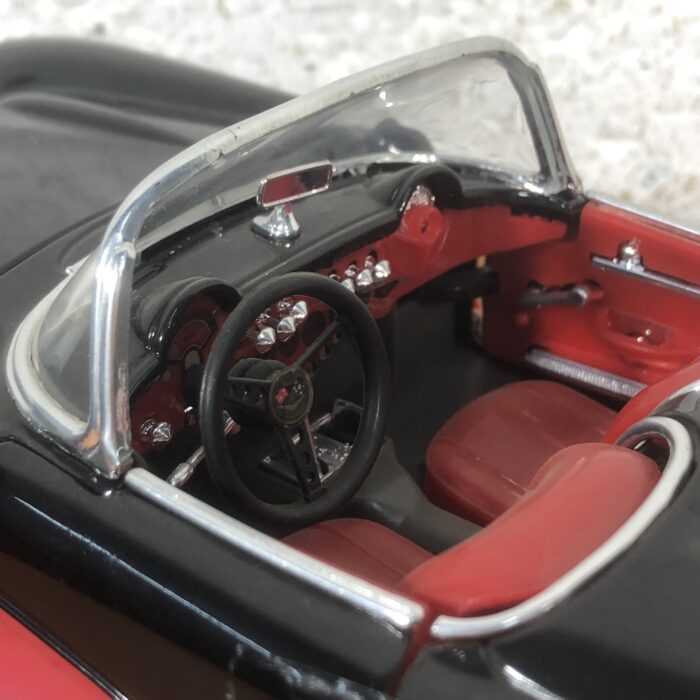 1957 Chevrolet Corvette (1:18) - Image 7