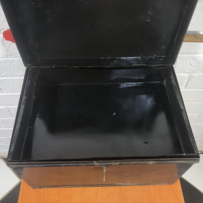 Vintage SAR/SAS Train Conductor Metal Trunk - Image 9