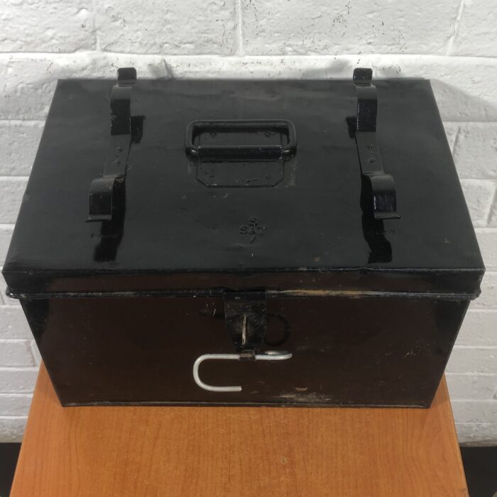 Vintage SAR/SAS Train Conductor Metal Trunk - Image 6