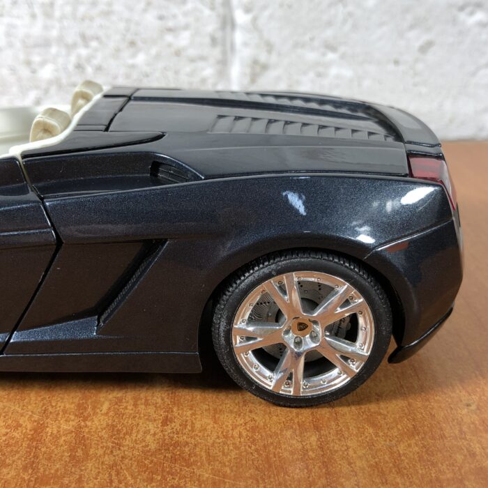 Lamborghini Gallardo (1:18) - Image 8
