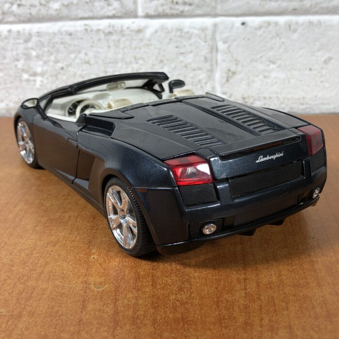 Lamborghini Gallardo (1:18) - Image 9