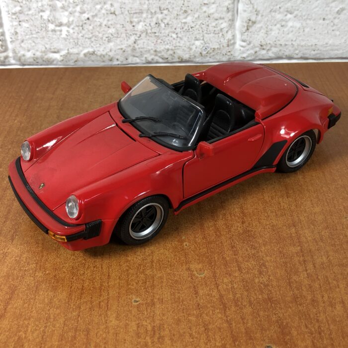1989 Porsche 911 Speedster (1:18) - Image 3